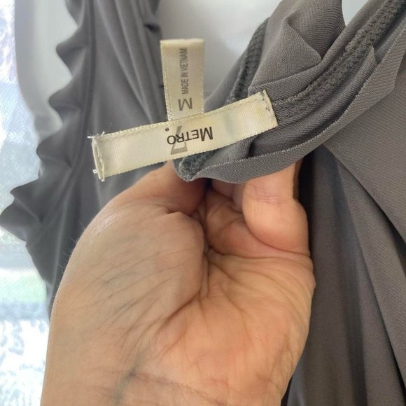 Gray Ruffle Detail Dress with Black beaded waist detail Metro M - Picture 3 of 4